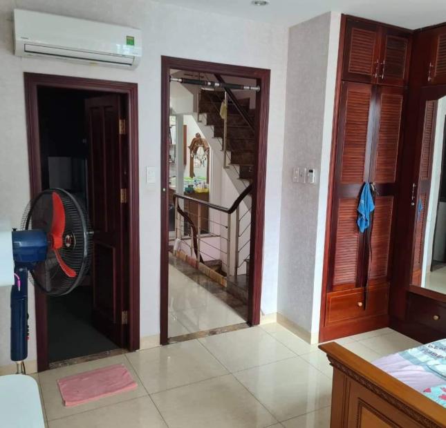 Bán nhà 4x15 hẻm xe hơi gần chung cư hà đô Quận 10 5 tầng BTCT tặng nội thất giá chỉ 9 tỷ 