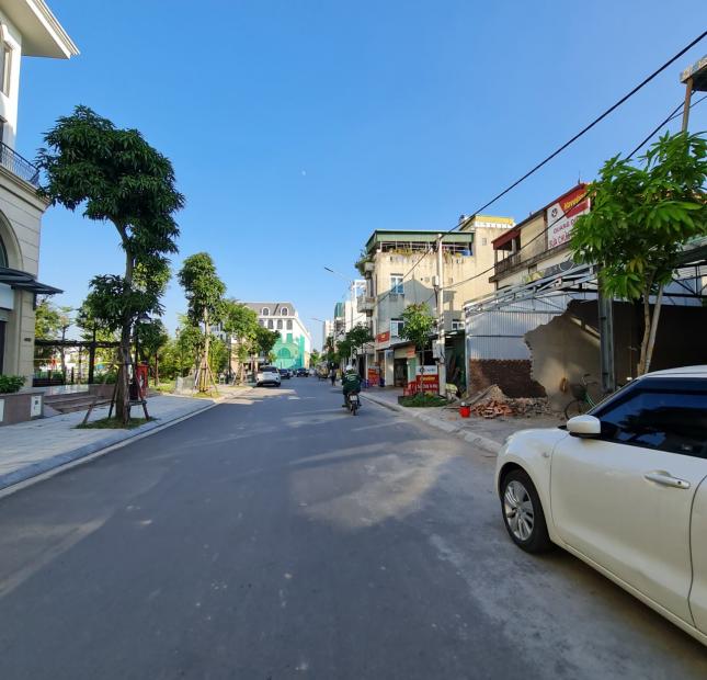 070922 70m2 đất ngõ phố kinh doanh tốt tại Trâu Quỳ, Gia Lâm. Mt 6,6m, đường 6m. Lh 0989894845.