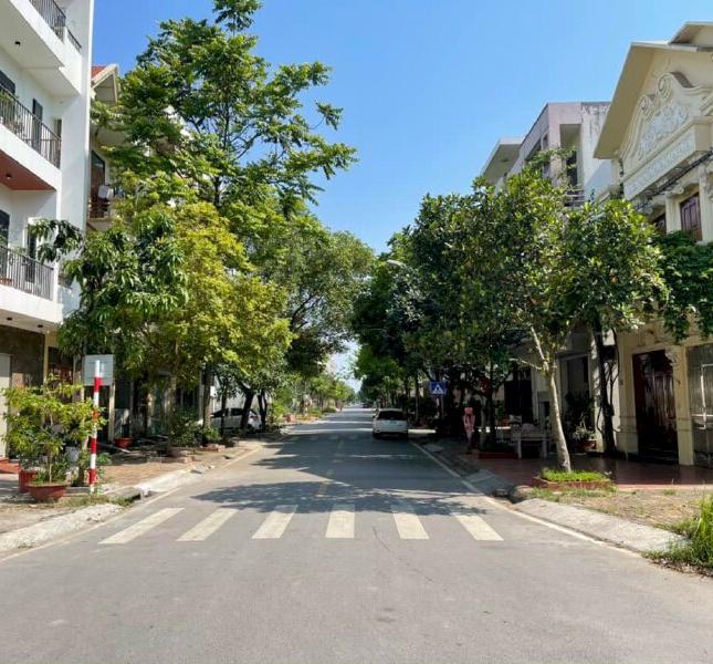 Chính chủ cần bán lô đất 2 mặt đường Trần Nguyên Đán và Trần Văn Giáp, phường Thanh Bình, tp Hải
