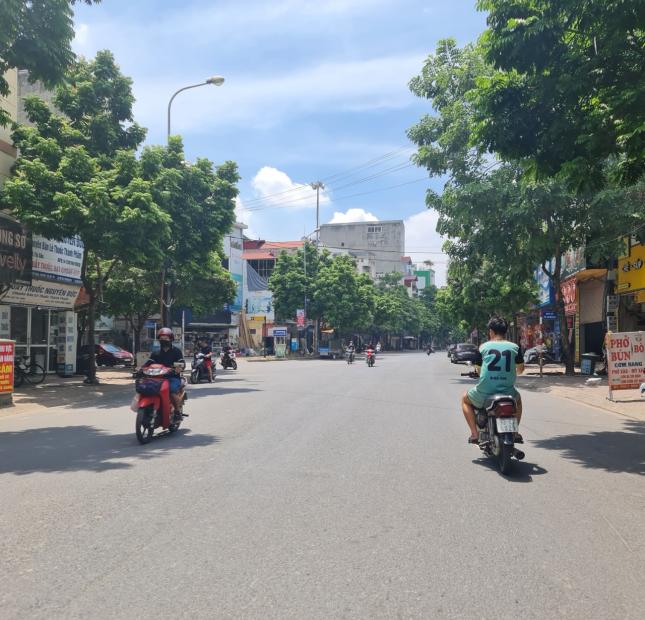 090922 Phân khu Biệt thự Đẳng cấp nhất Gia Lâm. 250m2. Mặt tiền 12m. Giá bất ngờ. Lh 0989894845.