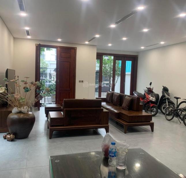 Bán căn kiền kề Hoa Phượng 170m2 - 3 tầng - Hoàn Thiện Kĩ - Hướng Tây - Giá tốt - LH: 0913 296 825.