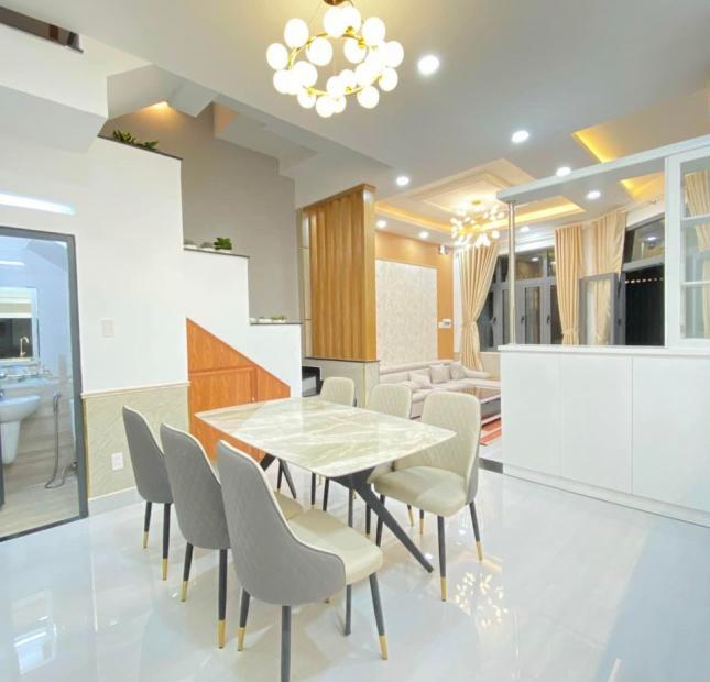 ĐỊNH CƯ GẤP! Bán Nhà 3 Tầng Đẹp Hai Bà Trưng, Q1, 72m2 (5x14.4m), 8.2 Tỷ