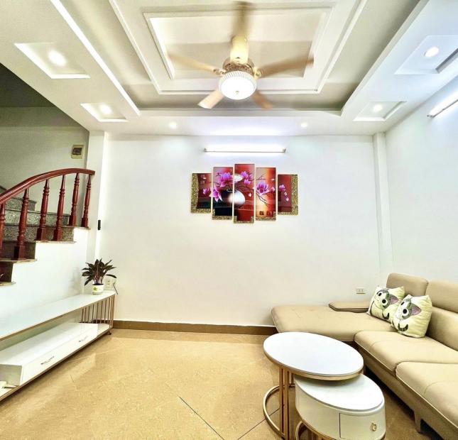 Bán gấp nhà Lạc Trung Hai Bà Trưng 35m2*5T, Ô TÔ Đỗ Cổng, Chỉ 3 tỷ 9.