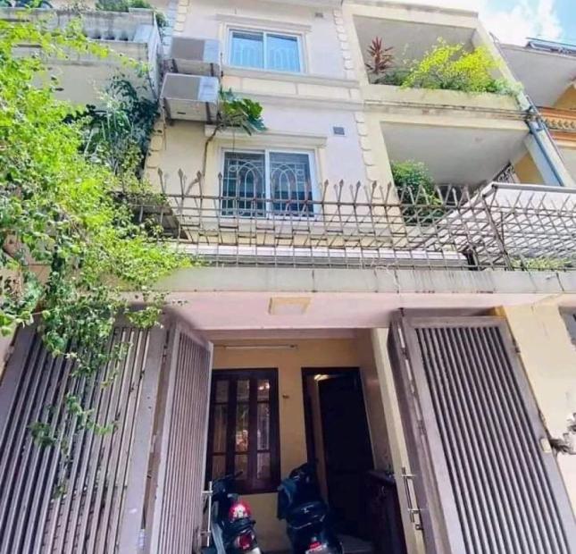 HIẾM Bán nhà Thái Hà 65m Phân lô Ô tô đỗ cửa 2 thoáng Cho thuê Ở Giá hẻm xe máy