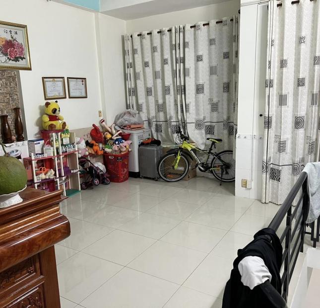 Cần bán gấp nhà hẻm 4 mét 835 Trần Hưng Đạo,P1 , Q5.