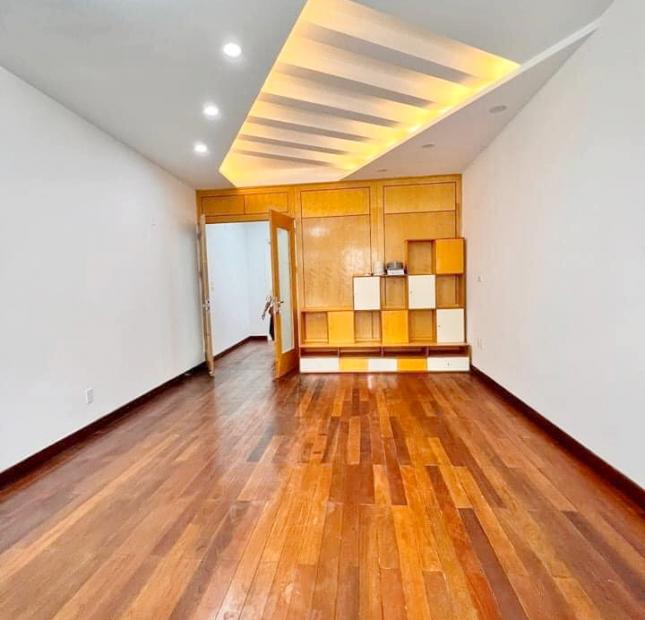 CỰC ĐẸP CỰC RẺ Nhà Minh Khai 105m Ô tô vào nhà Sân vườn Ngõ thông Kinh doanh