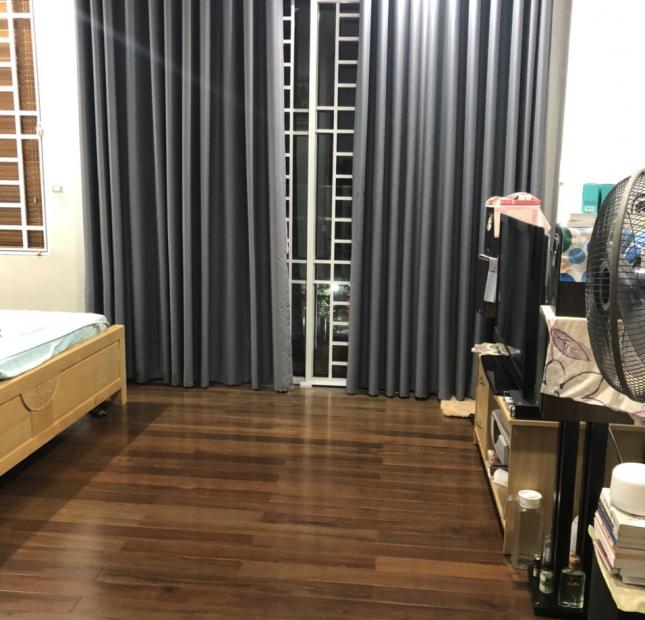 Bán nhà đường 12m Hoàng Quốc Việt, Quận 7, Dt 5x16m, 3 lầu, ST, 4pn, 5wc, Giá 11,8 tỷ.