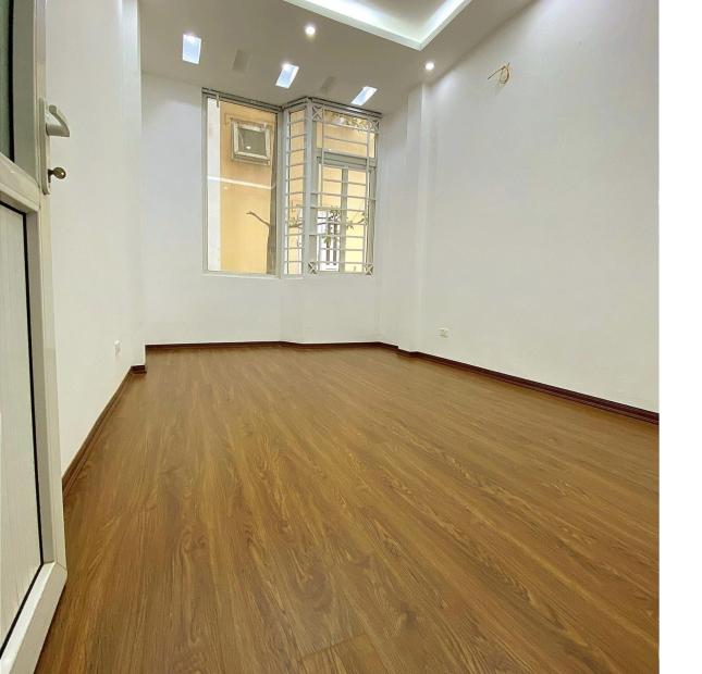 Siêu hiếm!!! Nhà đẹp Cầu Giấy 40m, 5tầng, ngõ rộng, nhỉnh 4ty.