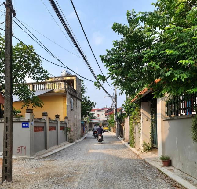 220922 43m2 đất Lệ Chi, Gia Lâm, đường ô tô vào thoải mái, 80m ra trục chính thôn. Lh 0926782459.