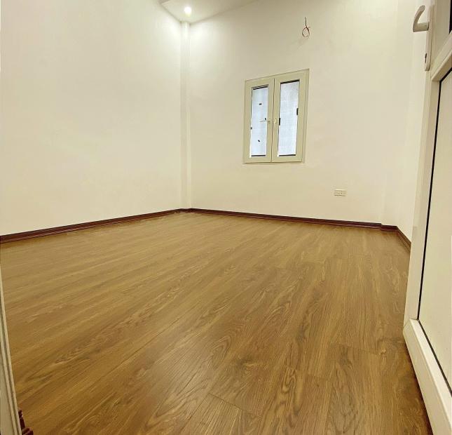 Giảm sâu!!! Nhà đẹp Dịch Vọng 45m, 5tầng, ngõ rộng, 4.5ty.