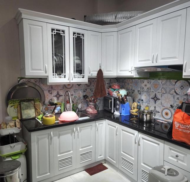Bán nhà phố Vĩnh Tuy, Hai Bà Trưng 30m2, 3 ngủ giá 3.5 tỷ, mặt ngõ thông Dương Văn Bé