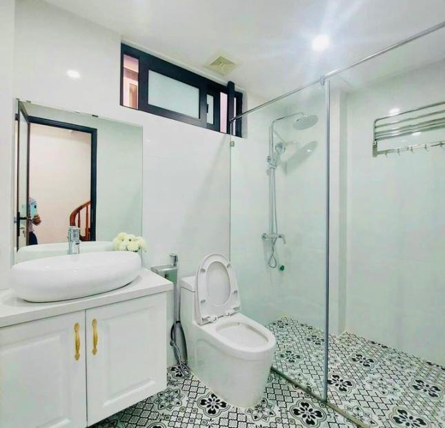 Bán nhà Đại La , 37m2, Chỉ bán cho người ngoại tỉnh, 3tỷ800