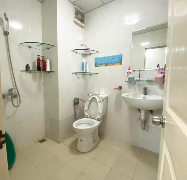 Chuyển xuống liền kề chủ nhà cần bán căn hộ chung cư tòa nhà Xuân Mai Tower 65m2 2 ngủ chỉ 1ty85