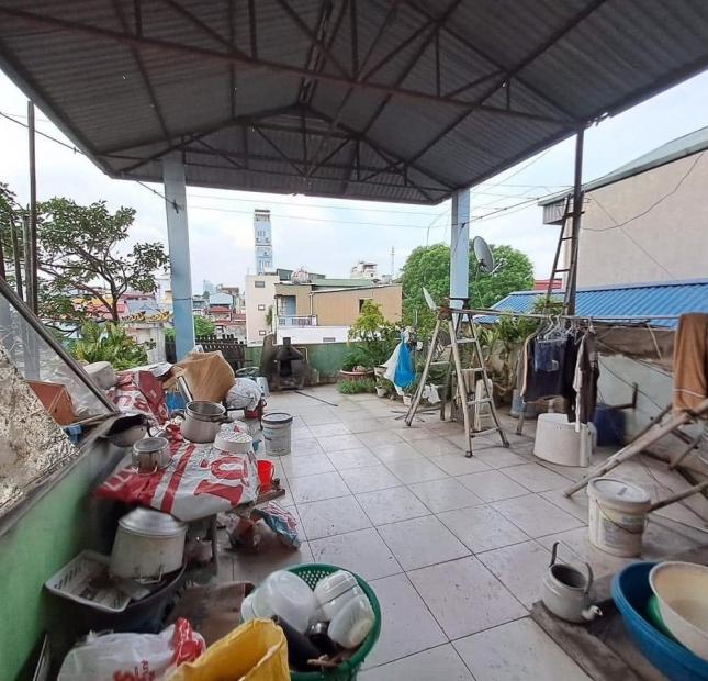 Bán nhà tại chợ Ngô Sĩ Liên, Đống Đa, oto vào nhà80m2, 4T, MT 4.7m