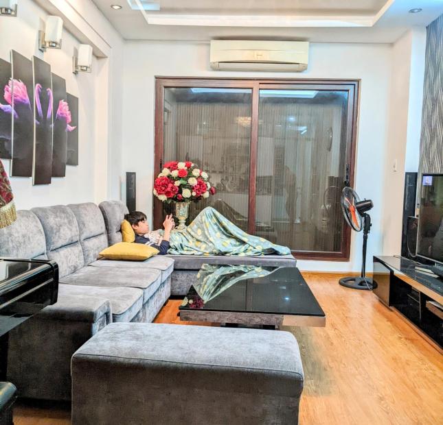 Bán nhà ngõ 3 Thái Hà, Đống Đa. 43m2x4T thoáng 3 mặt ôtô đỗ cách 15m, cách mặt phố 30m giá 5,9 tỷ