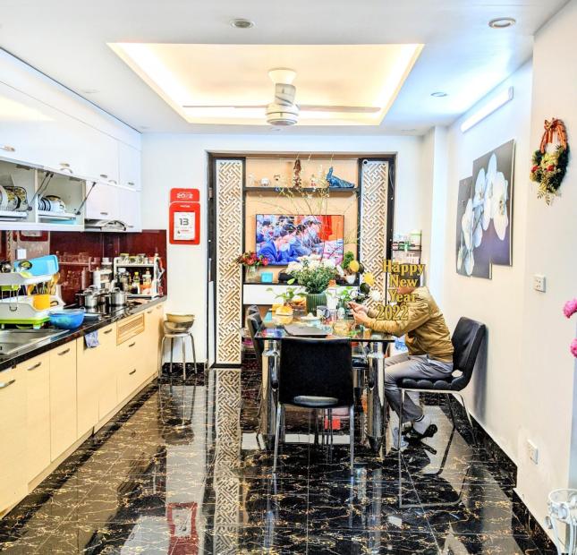 Bán nhà ngõ 3 Thái Hà, Đống Đa. 43m2x4T thoáng 3 mặt ôtô đỗ cách 15m, cách mặt phố 30m giá 5,9 tỷ