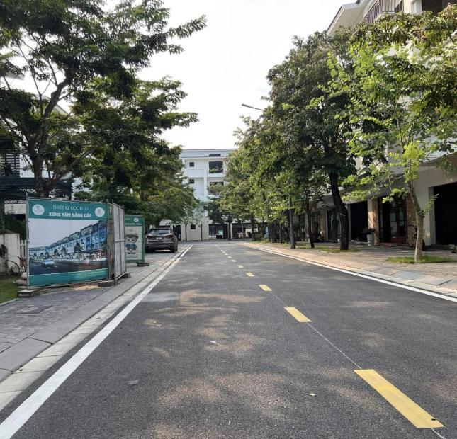 Bán biệt thự Vườn Tùng, Ecopark Hải Dương, 200m2, 3 tầng, xây thô, mặt tiền 10, vị trí VIP