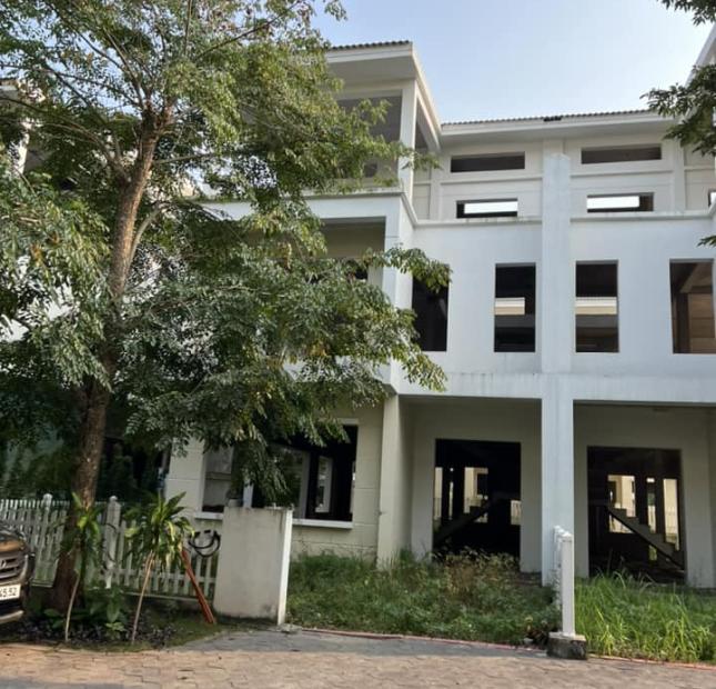 Bán biệt thự Vườn Tùng, Ecopark Hải Dương, 200m2, 3 tầng, xây thô, mặt tiền 10, vị trí VIP