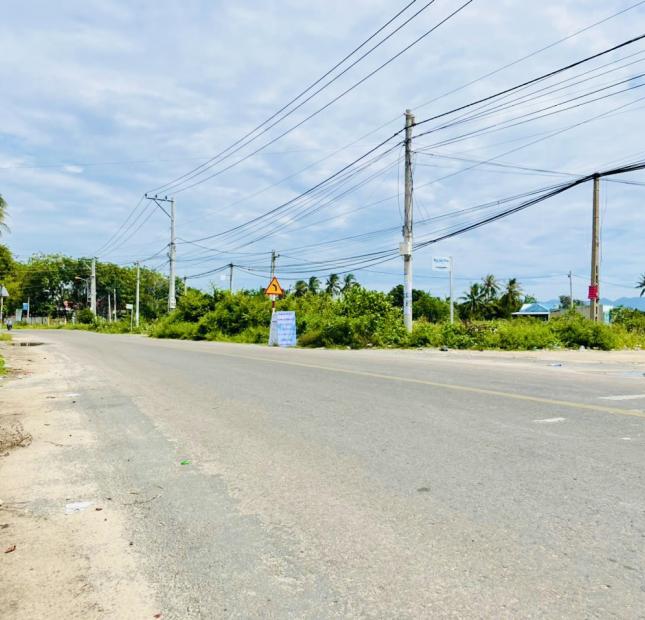 1 Suất ngoại giao lô đất thổ mặt tiền đường nhựa 29m ven biển Tuy Phong