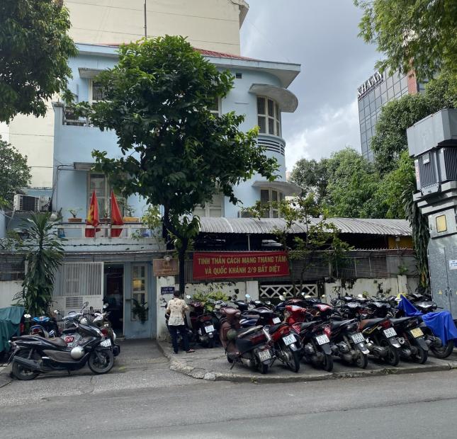 Bán gấp nhà đường Võ Thị Sáu Phường Đa Kao Quận 1. Diện tích 13,56mx18,34 Giá 59 tỷ