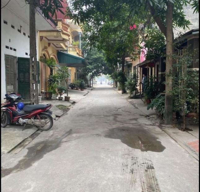 Bán nhà đường ô tô tránh nhau, hướng Nam, nở hậu, 130m2, giá nhỉnh 3 tỷ