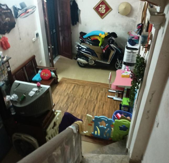 Bán Nhà 40 Ngõ 22 Lệnh Cư – Khâm Thiên, Ngõ Thông Ba Gác Đỗ Cửa, DT: 24m/4 Tầng/2.25 Tỷ