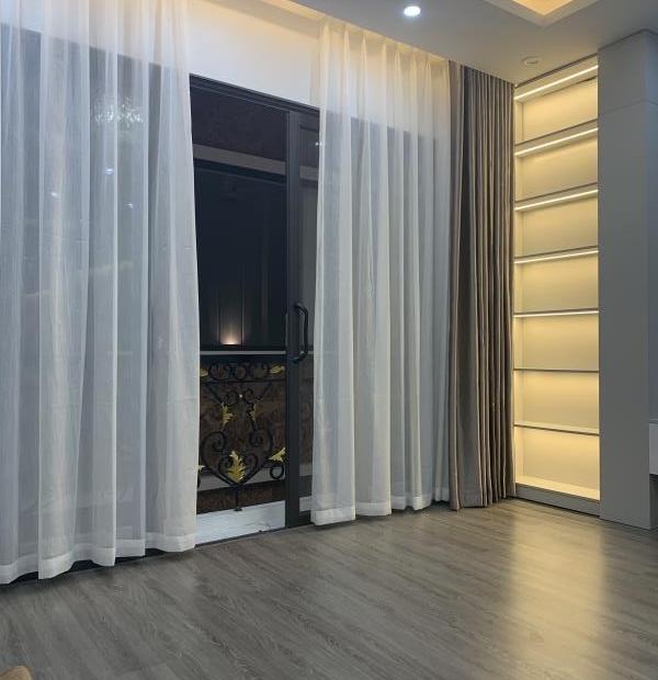 Bán nhà Trần Duy Hưng, ô tô vào nhà, 3 bước ra phố, 40m2, 7 tỷ