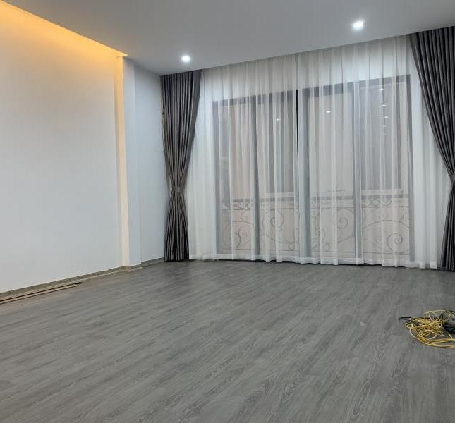 Bán nhà Trần Duy Hưng, ô tô vào nhà, 3 bước ra phố, 40m2, 7 tỷ