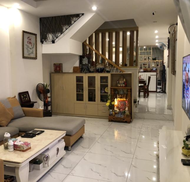 Bán nhà đường Nguyễn Cừ, Thảo Điền, Quận 2 công nhận 200m2 giá chỉ 130tr/m2