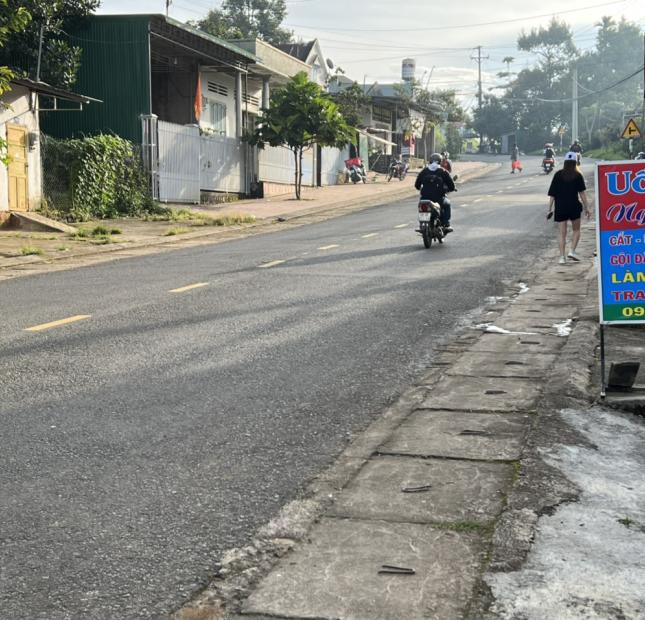 KHÔNG CÓ NHU CẦU SỬ DỤNG, CẦN BÁN NHÀ CẤP 4 MẶT TIỀN ĐƯỜNG 1/5, B’LAO, TP BẢO LỘC. LIÊN HỆ: