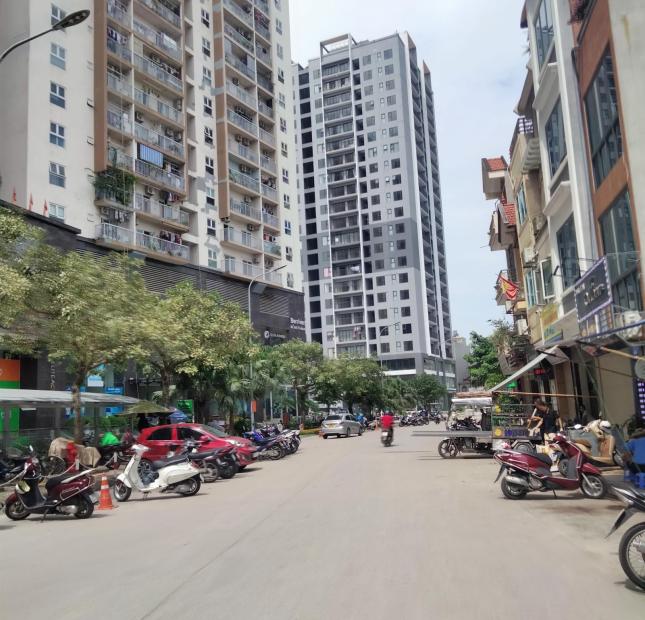 Bán gấp căn nhà 3 tầng tại khu phố Nguyễn Sơn Long Biên