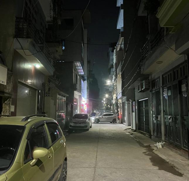 Bán nhà ngõ 87 Tân Xuân DT 45m2, phân lô, ô tô vào nhà, giá 2.7 tỷ.