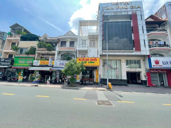 Bán nhà mặt tiền Gò Dầu, Tân Sơn Nhì, DT 4x16.5m, 2lầu, ST. Giá 15.2 tỷ thương lượng
