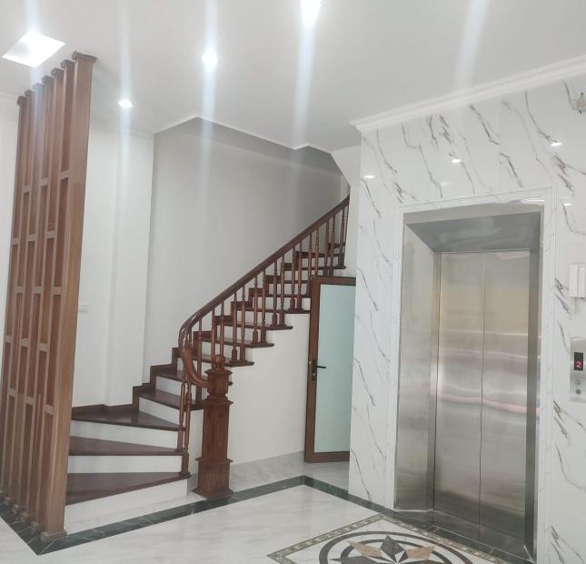 Nhà 6 tầng Ngô thì nhậm Hà đông 48m2,13.5 tỷ 
