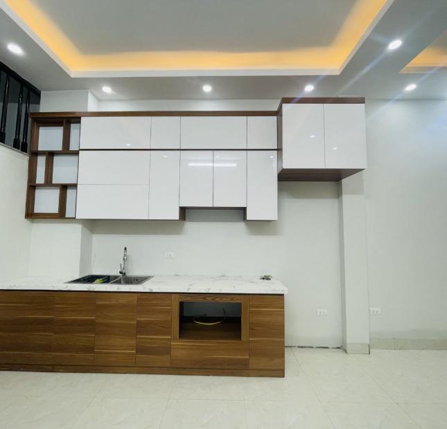 Bán nhà Trung Phụng 40m2 x 6T, MT 4m, chỉ 4 tỷ Ô TÔ