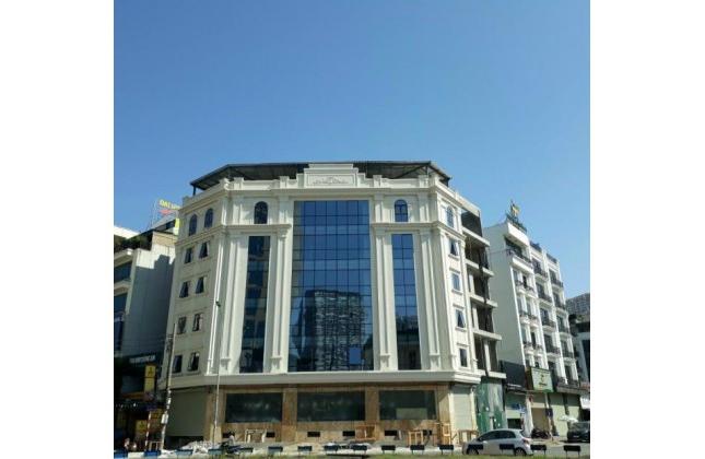 Bán tòa khách sạn 90 phòng VIP nhất phố Duy Tân, DT 610m2 Mt 23m. GIÁ 200 Tỷ