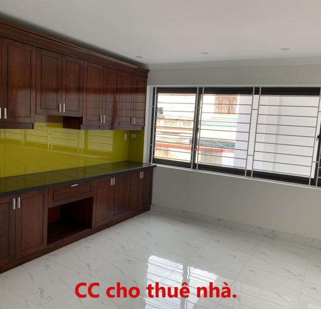 CHÍNH CHỦ CHO THUÊ NHÀ KHÉP KÍN TỔ 8 ,THẠCH BÀN –LONG BIÊN