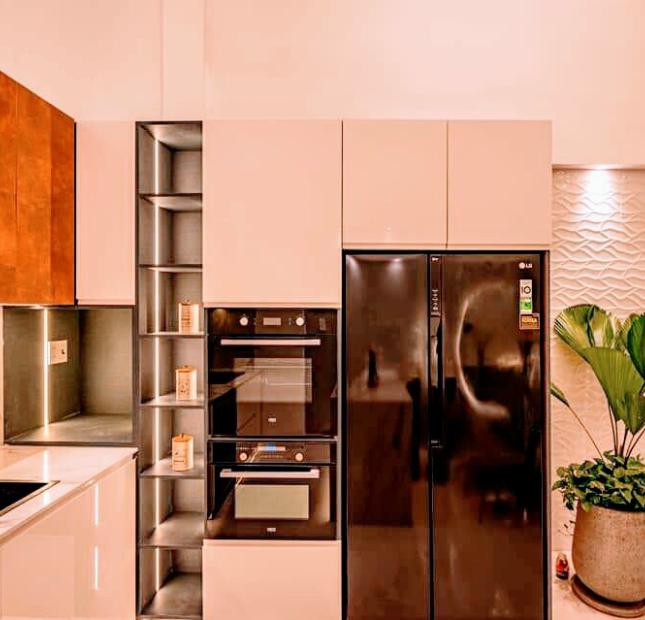 LUNG LINH!!! Nhà mới tặng NTCC, Hẻm xe hơi Thành Thái, P.14 Q.10- 4x18m 5 tầng - Giá chỉ 18 tỷ TL