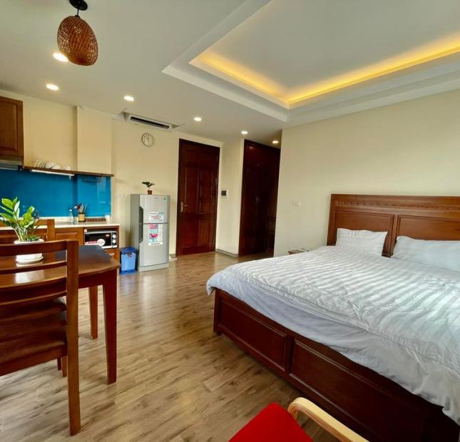 Văn phòng + Apartment ngõ 42 Trung Hòa 160m2 10 tầng mt 10m giá rao bán 47 tỷ, ô tô tránh