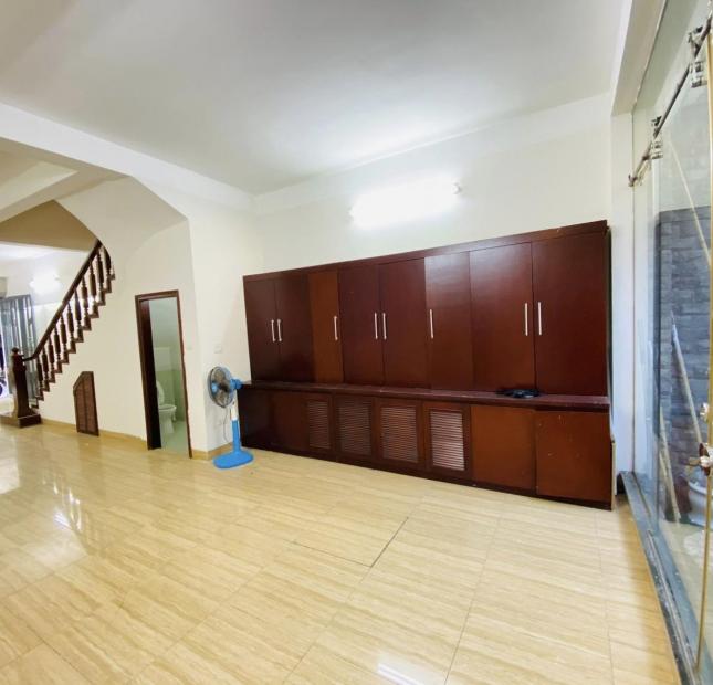 Nhà Tô Vĩnh Diện 65m Phân lô Ô tô vào nhà 2 thoáng Tặng nội thất Ở ngay Văn phòng