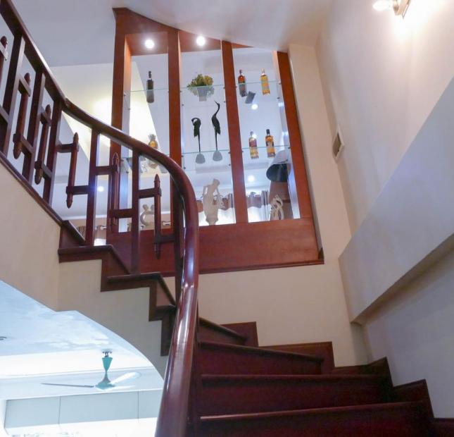 Bán nhà Cầu Giấy, phố Nguyễn Ngang, Ô Tô tránh, 80m2, 5 tầng, MT 5.6m, chỉ 14.3 Tỷ.