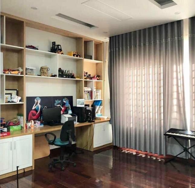 Bán biệt thự đường ĐInh Tiên Hoàng, Đông Nam Cường, TP HD, 300m2, mt 15m, vị trí đẹp nhất HD