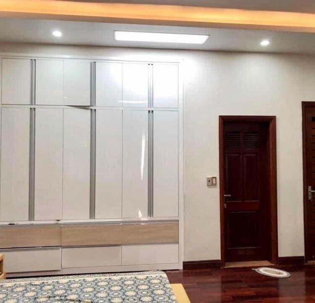 Bán biệt thự đường ĐInh Tiên Hoàng, Đông Nam Cường, TP HD, 300m2, mt 15m, vị trí đẹp nhất HD