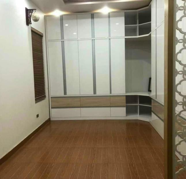 Bán biệt thự đường ĐInh Tiên Hoàng, Đông Nam Cường, TP HD, 300m2, mt 15m, vị trí đẹp nhất HD