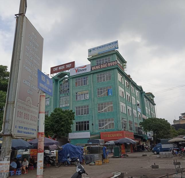 Bán nhà 1 tầng, ô tô vào nhà, gần chợ Ngọc Thụy; 68m2, mặt tiền 4.2m, 4 tỷ.