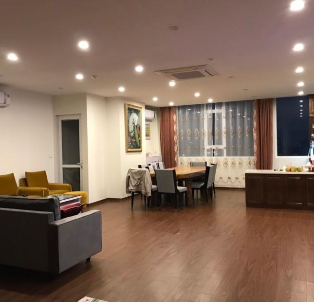 Bán căn hộ 206m2, 4 phòng ngủ tại Hạ Đình Tower, nội thất xịn, ở sung sướng