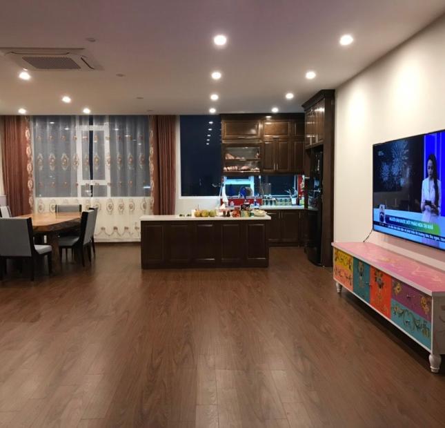 Bán căn hộ 206m2, 4 phòng ngủ tại Hạ Đình Tower, nội thất xịn, ở sung sướng