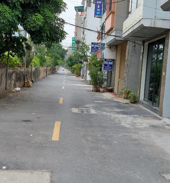 Mặt đường Nguyễn Khoái, ô tô tránh, KD 33m2 giá hơn 3 tỷ bán gấp