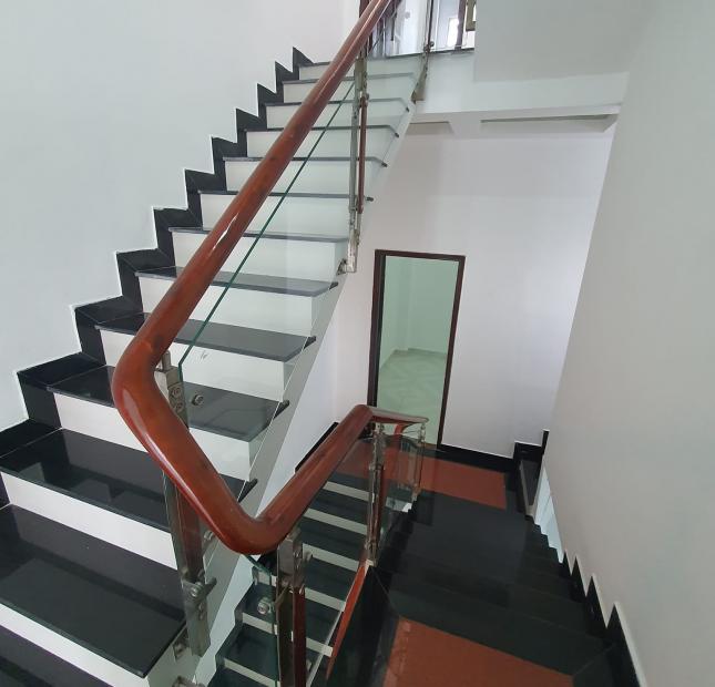 (Ngon) Bán nhà 3 Tầng HXH Thống Nhất, NHƯ MỚI, 4 x13, 54m2, CHỈ 5.1 tỷ, 0967229394