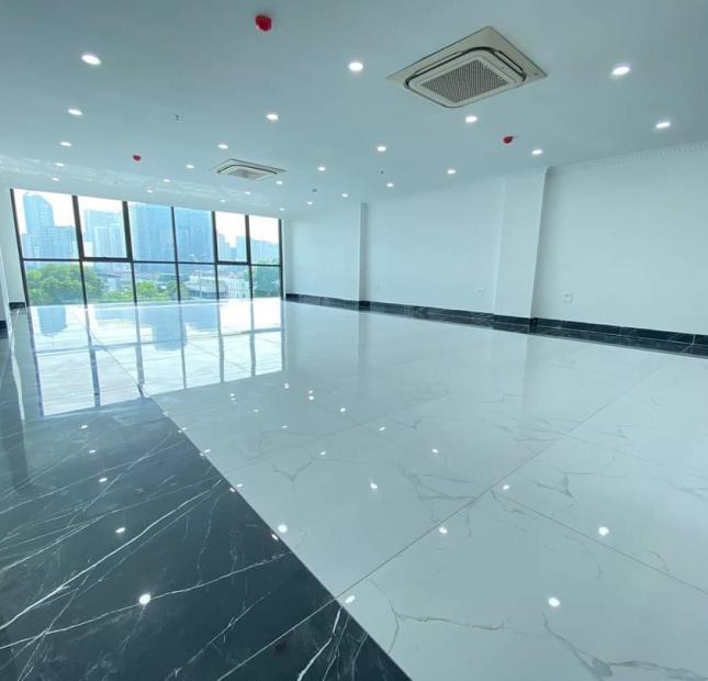 Bán gấp tòa nhà Lô góc Phố Vạn Phúc, 2 mặt đường lớn. 110m2, 6tầng thang máy 28 tỷ